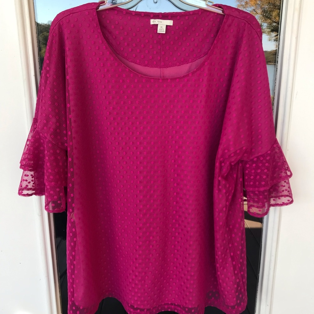 Ladies Cato’s XL Pink 3/4 sleeve top with lace overlay.  Great work shirt.